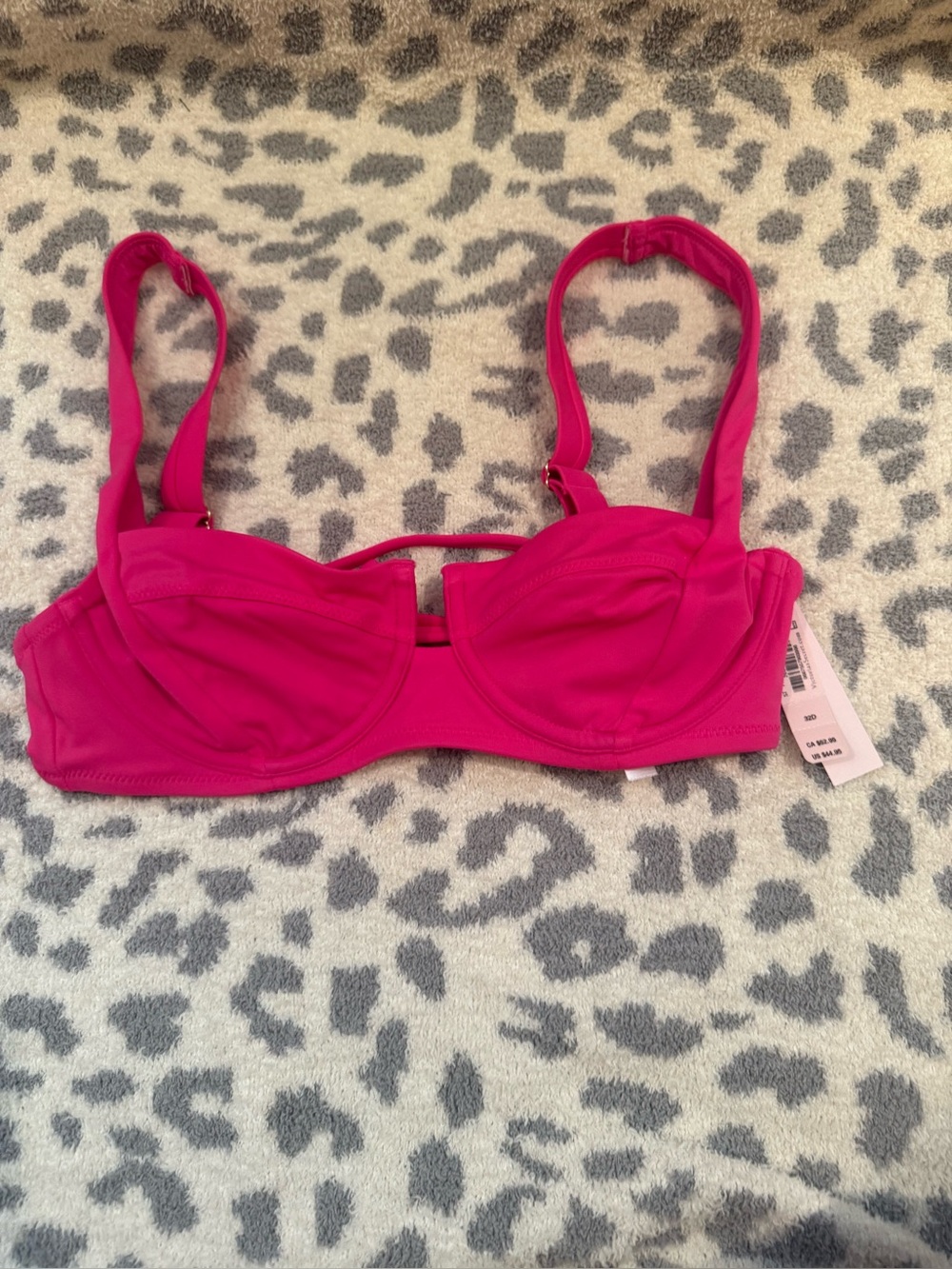 Victoria’s Secret Swim Hot Pink Underwire Bikini Top 32D NWT